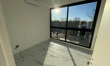 Casa de 4 dormitorios en venta en Haras Santa Maria, Escobar