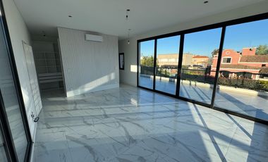 Casa de 4 dormitorios en venta en Haras Santa Maria, Escobar