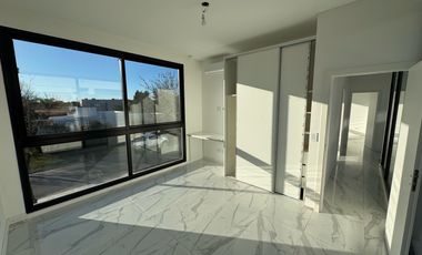 Casa de 4 dormitorios en venta en Haras Santa Maria, Escobar