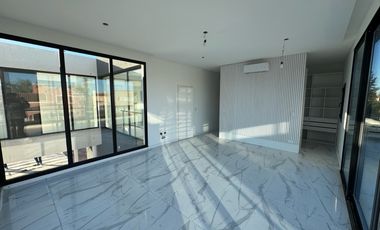 Casa de 4 dormitorios en venta en Haras Santa Maria, Escobar