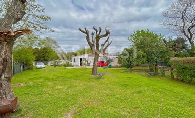 Casa con gran terreno - 985m2 - Belén De Escobar