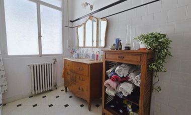 Venta 4 ambientes con dependencia. Casa en altura: triplex con terraza y parrilla en Balvanera