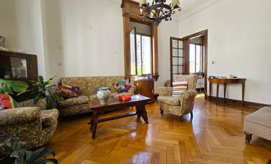 Venta 4 ambientes con dependencia. Casa en altura: triplex con terraza y parrilla en Balvanera