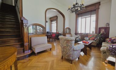 Venta 4 ambientes con dependencia. Casa en altura: triplex con terraza y parrilla en Balvanera