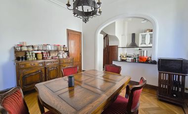 Venta 4 ambientes con dependencia. Casa en altura: triplex con terraza y parrilla en Balvanera