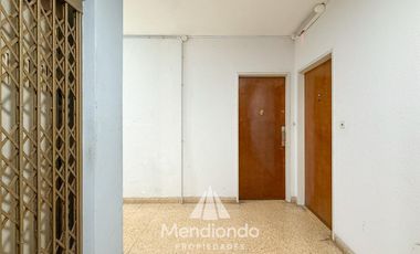 Depto 2 amb. c/ terraza y Baulera. A 50m de Plaza Colón.