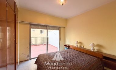 Depto 2 amb. c/ terraza y Baulera. A 50m de Plaza Colón.