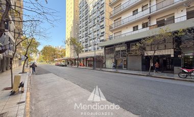 Depto 2 amb. c/ terraza y Baulera. A 50m de Plaza Colón.