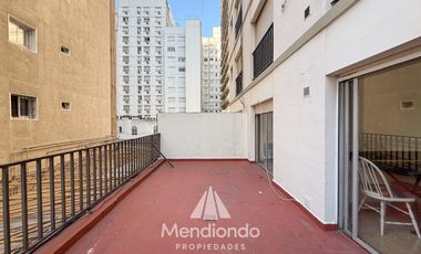 Depto 2 amb. c/ terraza y Baulera. A 50m de Plaza Colón.