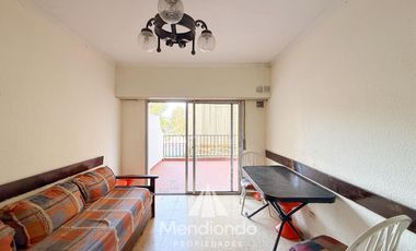 Depto 2 amb. c/ terraza y Baulera. A 50m de Plaza Colón.