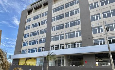 OFICINA CON VALET PARKING EN DELTA CENTER