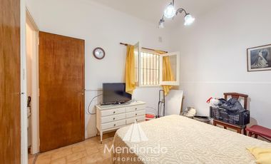 PH 3 ambientes en PLANTA BAJA con patio en Chauvín. 49 m2 cub.