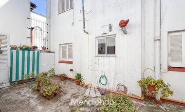 PH 3 ambientes en PLANTA BAJA con patio en Chauvín. 49 m2 cub.