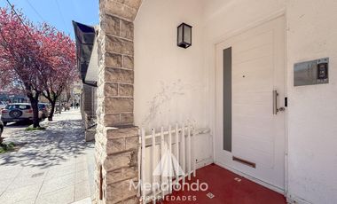 PH 3 ambientes en PLANTA BAJA con patio en Chauvín. 49 m2 cub.