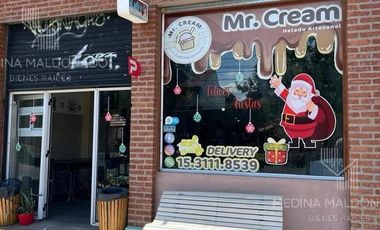 Venta Local Comercial Remedios de Escalada Esquina 300m2