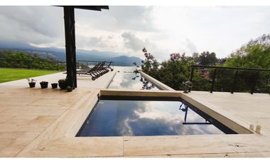 CASA LUXURY EN VENTA EN VALLE DE BRAVO