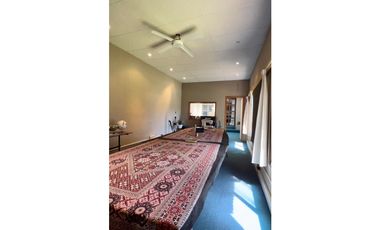 RESIDENCIA CATEGORA 1229m2 CON PISCINA Y ESTUDIO MUSICAL LOS TRONCOS