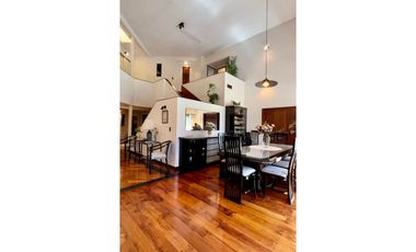 RESIDENCIA CATEGORA 1229m2 CON PISCINA Y ESTUDIO MUSICAL LOS TRONCOS