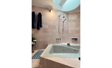 RESIDENCIA CATEGORA 1229m2 CON PISCINA Y ESTUDIO MUSICAL LOS TRONCOS