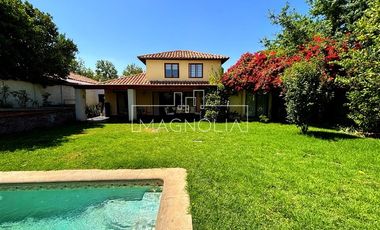 Casa en Arriendo en AVENIDA SERGIO CORREA, CERCANA A SAN ANSELMO Y COLEGIO ALEMÁN