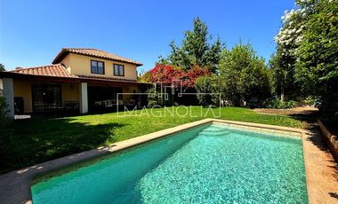 Casa en Arriendo en AVENIDA SERGIO CORREA, CERCANA A SAN ANSELMO Y COLEGIO ALEMÁN