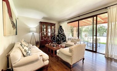 Casa en Arriendo en AVENIDA SERGIO CORREA, CERCANA A SAN ANSELMO Y COLEGIO ALEMÁN