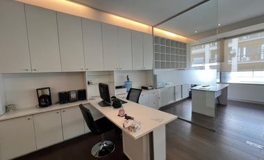 OFICINA AMOBRADA Y EQUIPADA-2 PRIV-SALA REU Y RECEPCION