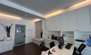 OFICINA AMOBRADA Y EQUIPADA-2 PRIV-SALA REU Y RECEPCION