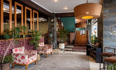 Gran local Comercial con renta activa