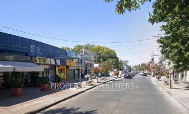 Gran local Comercial con renta activa