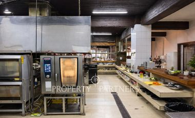 Gran local Comercial con renta activa