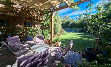 Linda casa en exclusivo condominio en Las Rastras