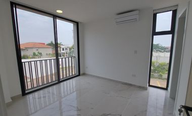 Km 9 vía Samborondón, Elite Center, al lado de Buijo Center