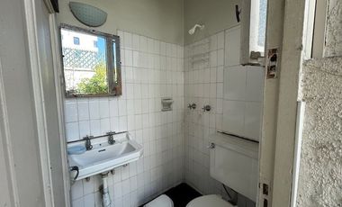 Oficina en Venta en Amplia casa Habitacional/Comercial/Oficina. Irarrázaval/Pedro de Valdivia. Calle sin salida. Metro Ñuñoa.
