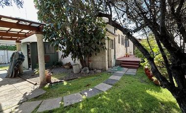 Oficina en Venta en Amplia casa Habitacional/Comercial/Oficina. Irarrázaval/Pedro de Valdivia. Calle sin salida. Metro Ñuñoa.