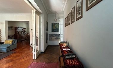 Oficina en Venta en Amplia casa Habitacional/Comercial/Oficina. Irarrázaval/Pedro de Valdivia. Calle sin salida. Metro Ñuñoa.