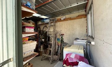 Oficina en Venta en Amplia casa Habitacional/Comercial/Oficina. Irarrázaval/Pedro de Valdivia. Calle sin salida. Metro Ñuñoa.