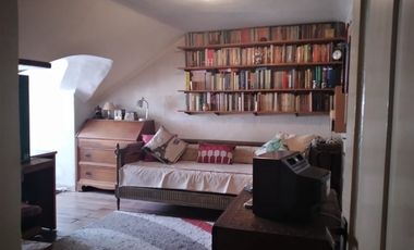 Oficina en Venta en Amplia casa Habitacional/Comercial/Oficina. Irarrázaval/Pedro de Valdivia. Calle sin salida. Metro Ñuñoa.