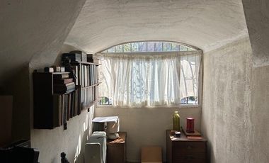 Oficina en Venta en Amplia casa Habitacional/Comercial/Oficina. Irarrázaval/Pedro de Valdivia. Calle sin salida. Metro Ñuñoa.