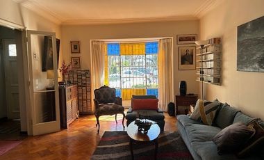 Oficina en Venta en Amplia casa Habitacional/Comercial/Oficina. Irarrázaval/Pedro de Valdivia. Calle sin salida. Metro Ñuñoa.