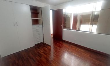 Departamento en Alquiler - Santiago de Surco - Primer Piso