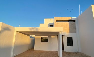 Casa en venta de 3 recámaras en Conkal. Privada Botánico modelo 186