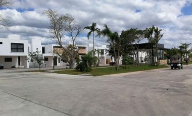 Casa en venta de 3 recámaras en Conkal. Privada Botánico modelo 186