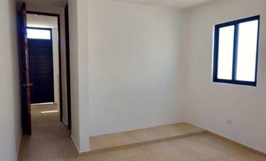 Casa en venta de 3 recámaras en Conkal. Privada Botánico modelo 186