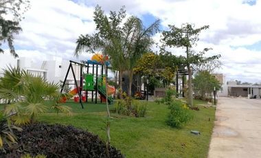 Casa en venta de 3 recámaras en Conkal. Privada Botánico modelo 186