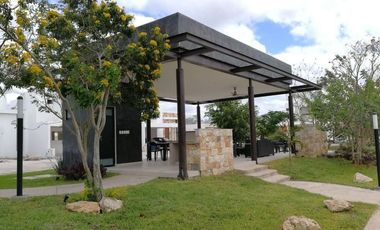 Casa en venta de 3 recámaras en Conkal. Privada Botánico modelo 186