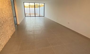 Casa en venta de 3 recámaras en Conkal. Privada Botánico modelo 186