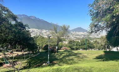 CASA EN RENTA FRENTE A PARQUE ZONA PEDREGAL LA SILLA SUR MONTERREY