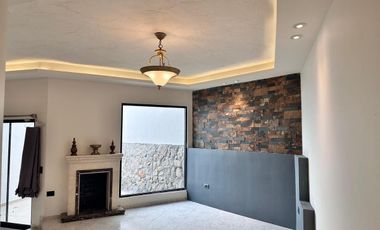 CASA EN RENTA FRENTE A PARQUE ZONA PEDREGAL LA SILLA SUR MONTERREY