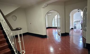 CASA CON USO DE SUELO PARA OFICINA  EN RENTA CENTRO DE MONTERREY